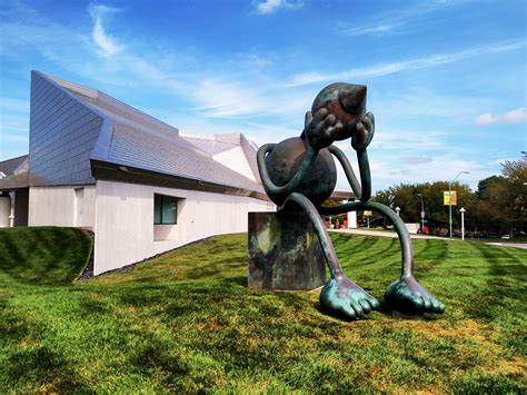 Kemper Art Museum: A Kaleidoscope of Artistic Expression and Cultural Immersion!